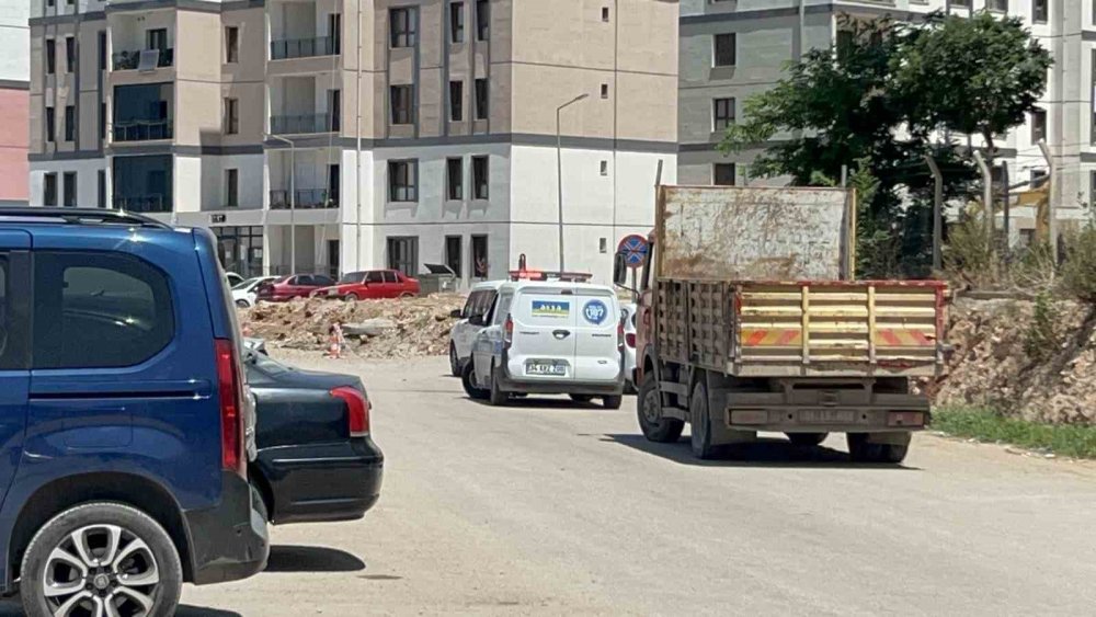 Yol çalışması hastaneyi ayağa kaldırdı