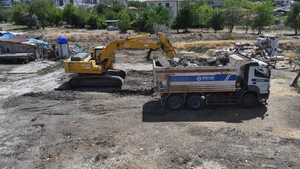 Ankara'nın kaçak besi çiftlikleri yıkıldı
