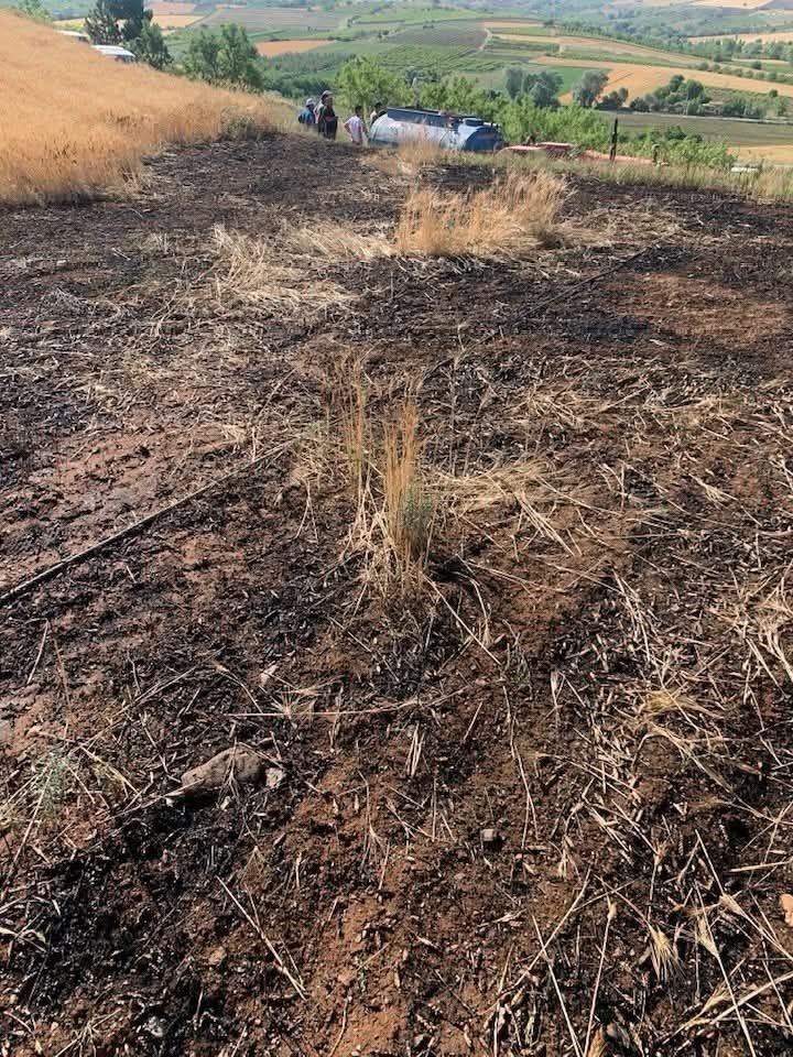 Elektrik Hattından Çıkan Yangın Köylülerin Müdahalesiyle Söndürüldü