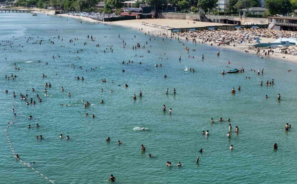 Sıcaklıklar arttıkça plajlar da dolmaya başladı