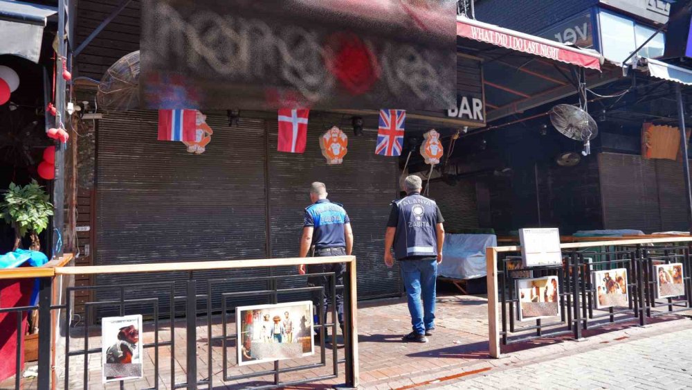 Adaba aykırılık nedeniyle bar mühürlendi