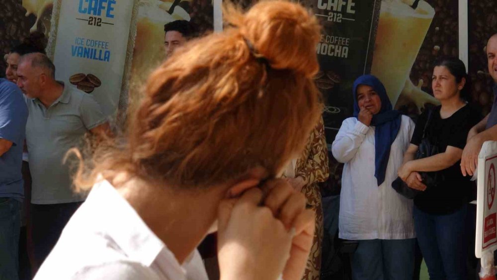 Küpesini çıkaramayınca sınava giremedi