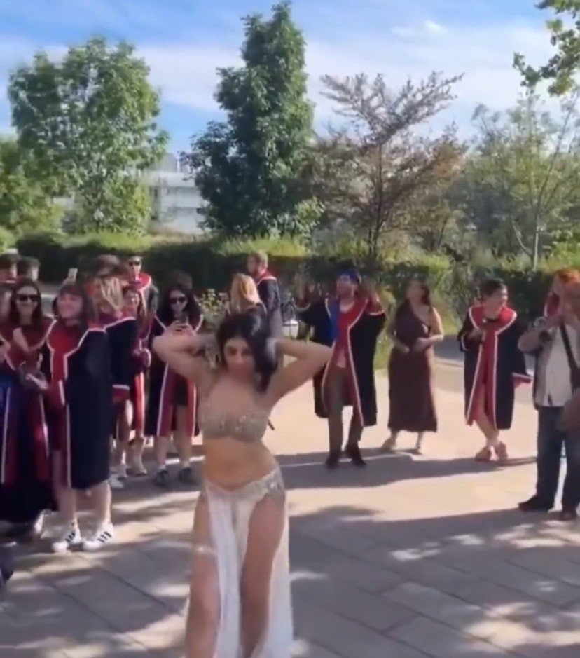 ODTÜ mezuniyet töreninde dansöz tepkisi: Sosyal medyada gündem oldu