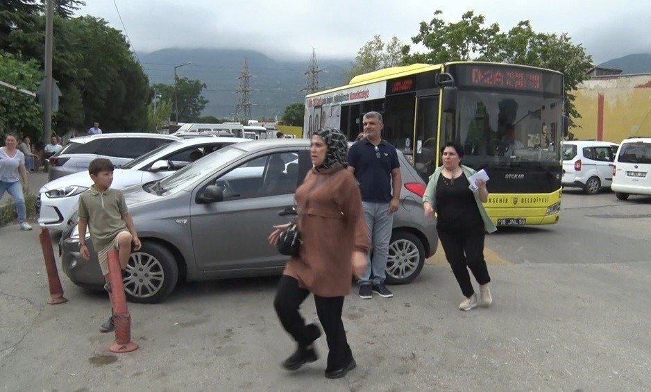 YKS kahramanı: 'Benim yüzümden geç kaldılar' deyip öğrencileri sınava soktu