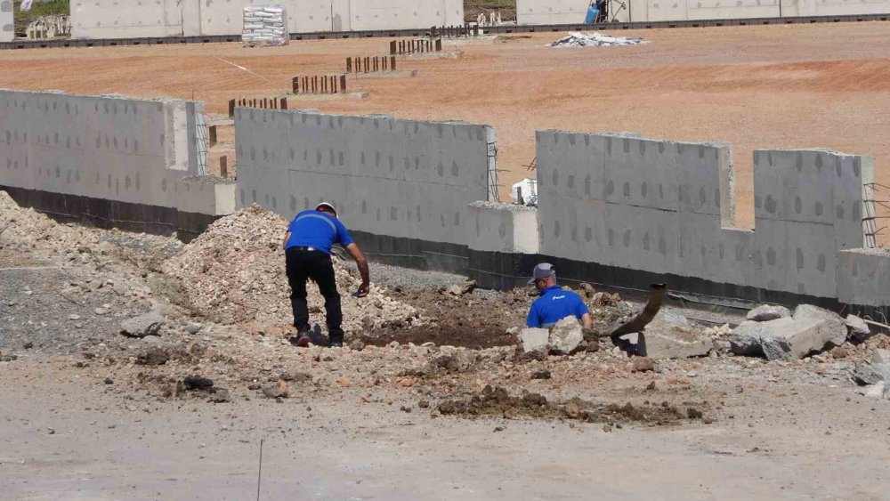 Doğalgaz ana borusu delindi, ekipler alarma geçti