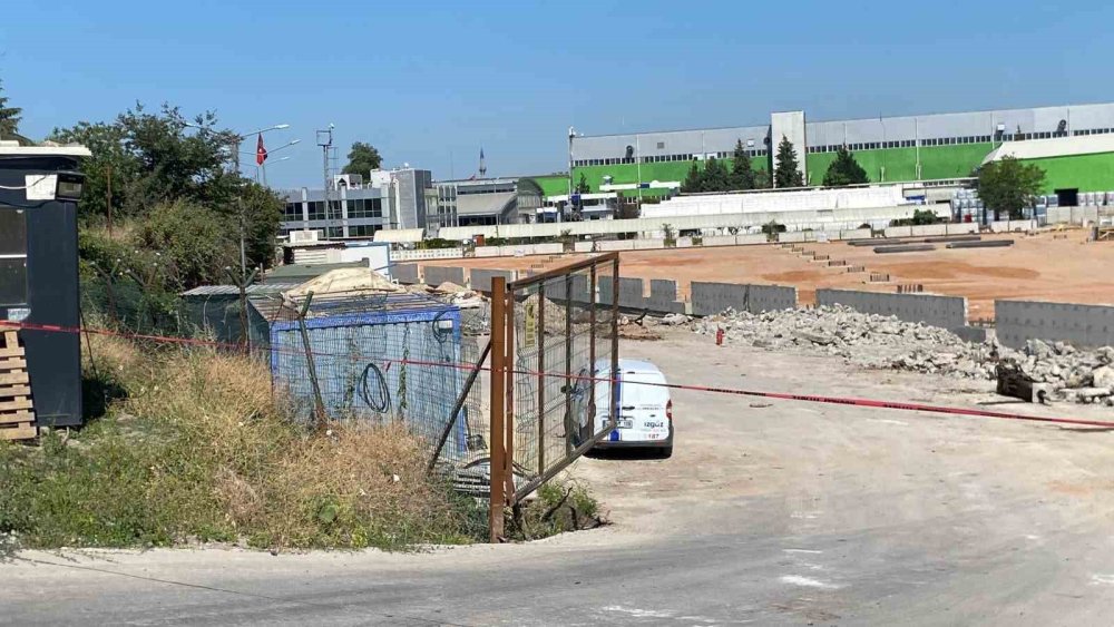 Doğalgaz ana borusu delindi, ekipler alarma geçti