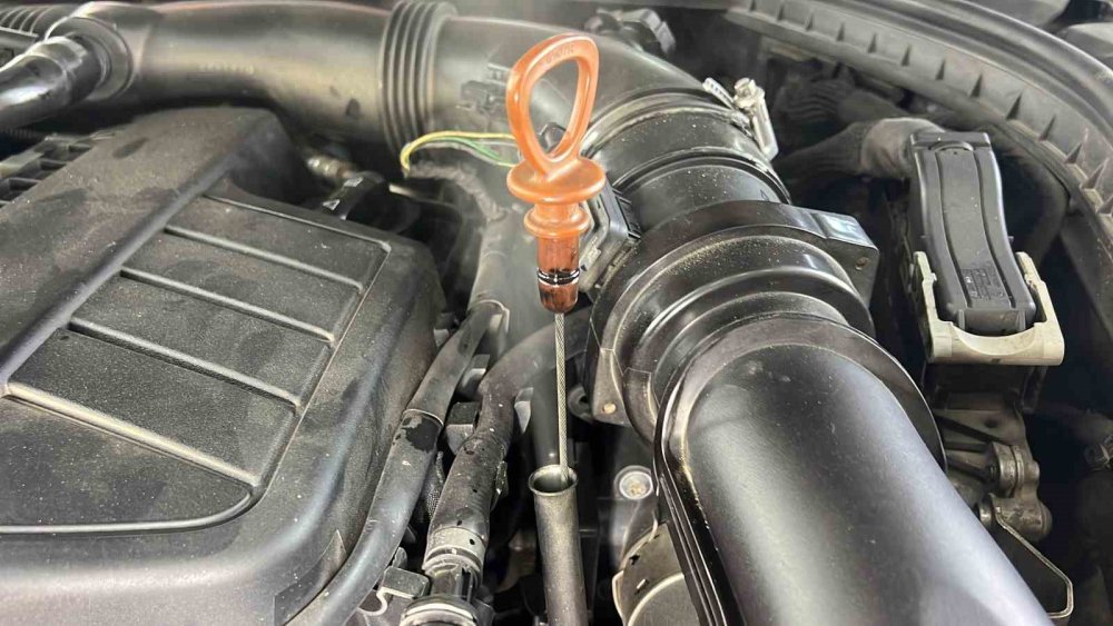 Konya’da ikinci el araçta akılalmaz hile: Garip sesin sebebi bulaşık teli çıktı