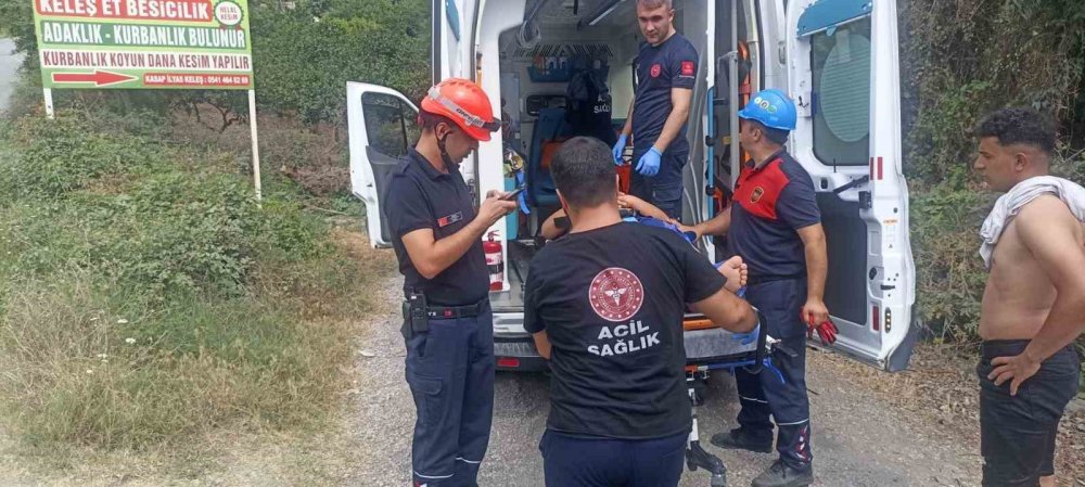 Serinlemek için girdi, ayağı kayalıklara sıkıştı