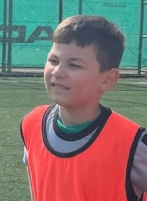 Serinlemek için göle giren 2 küçük kuzen bir daha çıkamadı