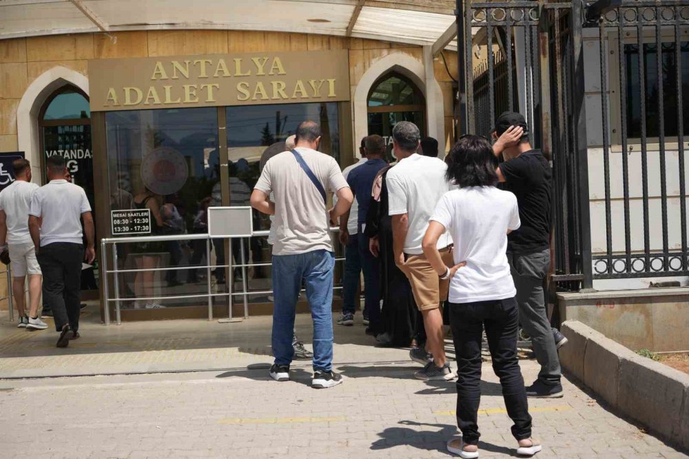 73 aracı kiralayıp sattılar, 120 milyon TL'lik vurgun yaptılar