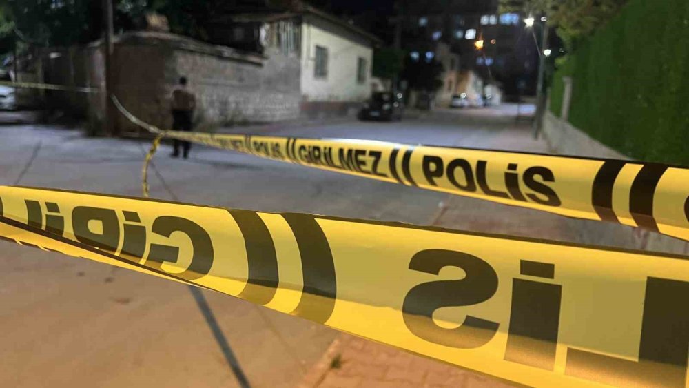 Konya'da trafikte bıçaklı dehşet: Kovalamaca sonrası genç adam ağır yaralandı