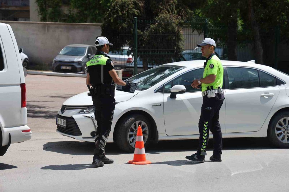 Konya Emniyeti riskli noktalarda yoğunlaştı