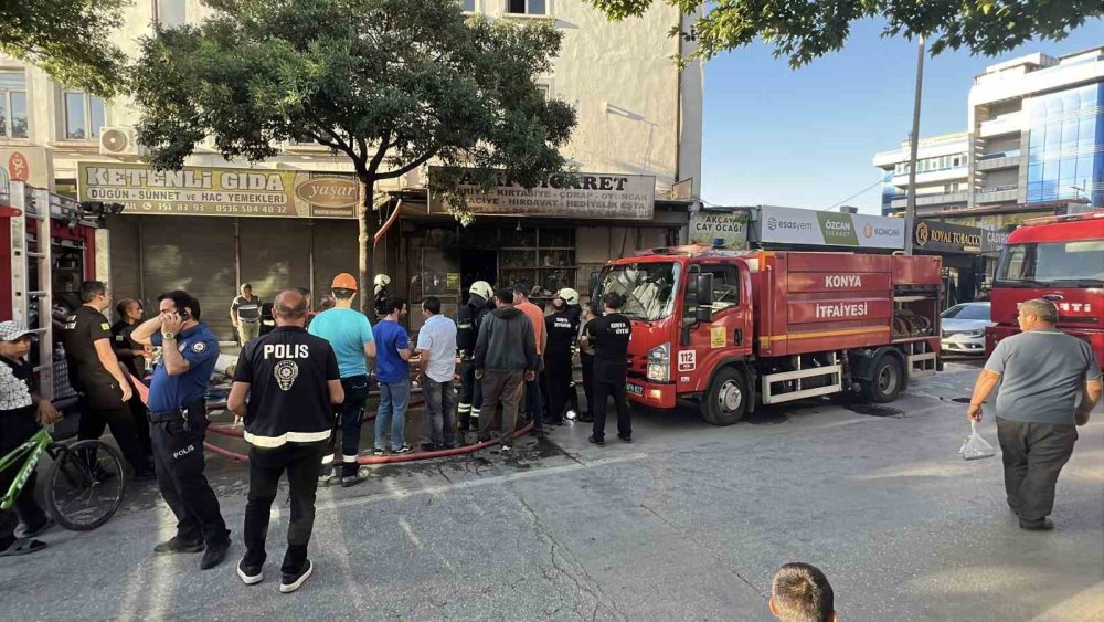 Meram’da Kırtasiye Dükkanında Korkutan Yangın