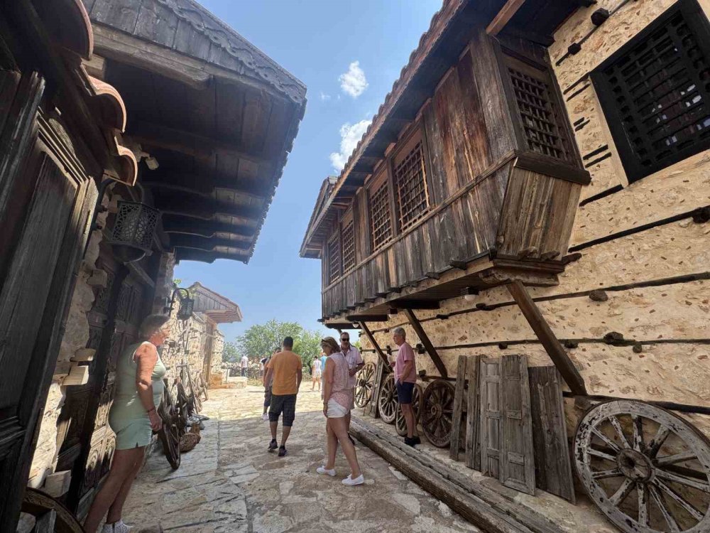 800 yıllık 50 nüfuslu köy, 50 bin turist ağırladı