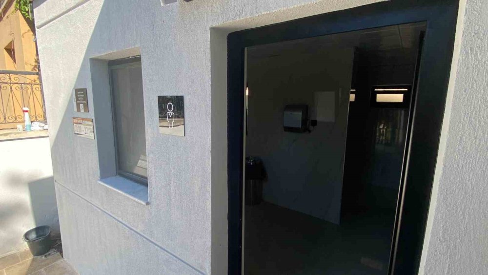 Antalya Kaleiçi'nde Tuvalet Ücreti Tartışması: Yerliye 30 TL, Turiste 1 Euro