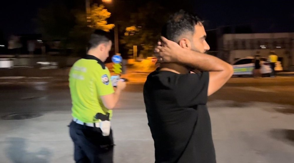 Bir promille ehliyeti kaptırdı