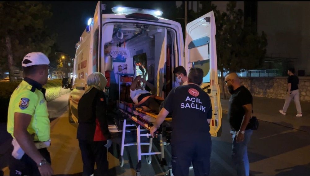 Yayaya çarpan sürücü aracını bırakıp kaçtı