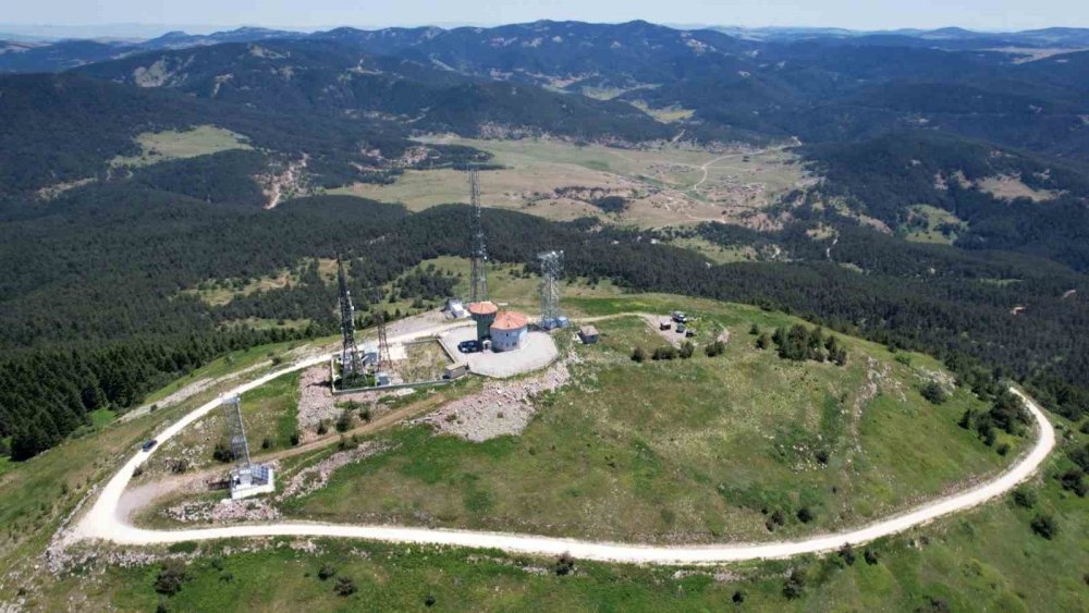 Yeşil Vatan Nöbeti: Işık Dağı’ndaki Gözetleme Kulesinde 7/24 Orman Mesaisi