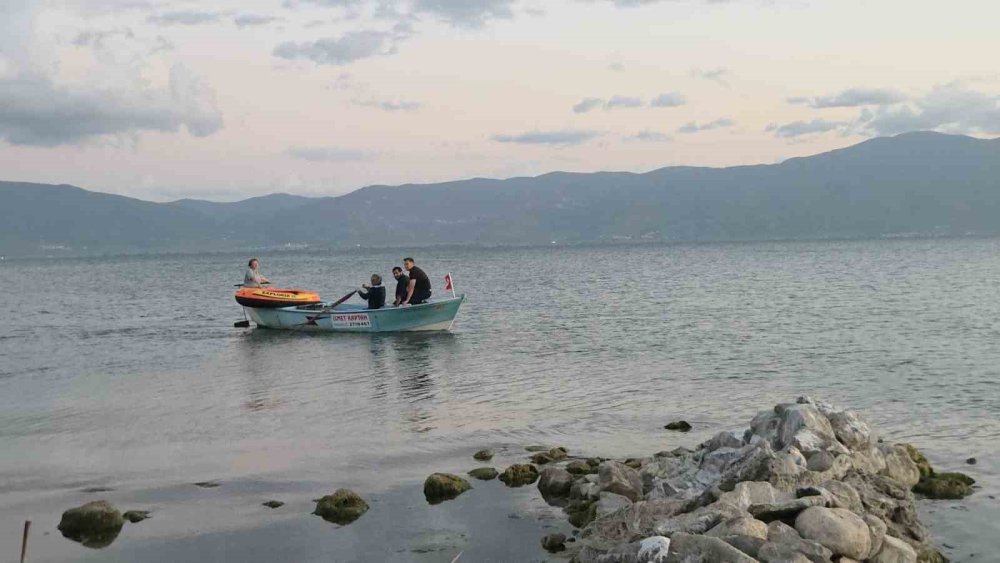 Suudi turist botla açıldığı gölde mahsur kaldı