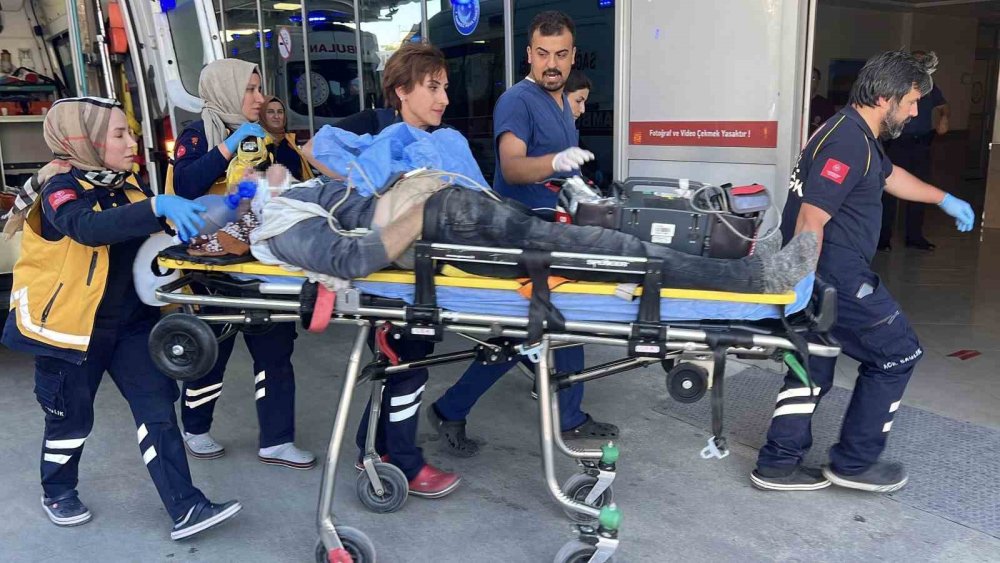 Kaldırımdaki ahşap plakaya çarpan sürücü hayatını kaybetti