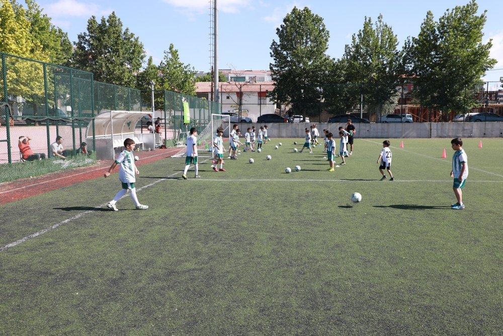 Karatay’da Yaz Spor Okulları Coşkuyla Başladı: 10 Bin Çocuk Sporla Buluşuyor