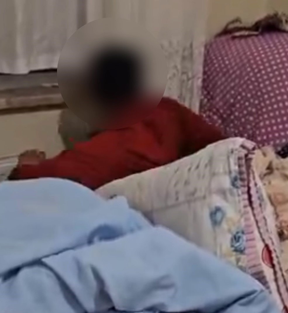 Hapis cezasıyla aranan şahıs yorganın altından çıktı