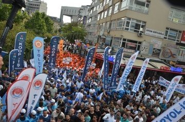 TÜRK-İŞ’ten 81 İlde Eylem: 600 Bin Kamu İşçisi İçin Mücadelemiz Sürecek