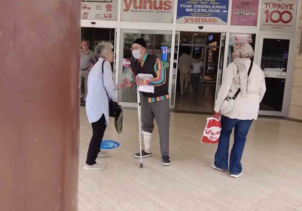 Dilenci kılığına giren zabıta 10 dakikada 340 TL topladı