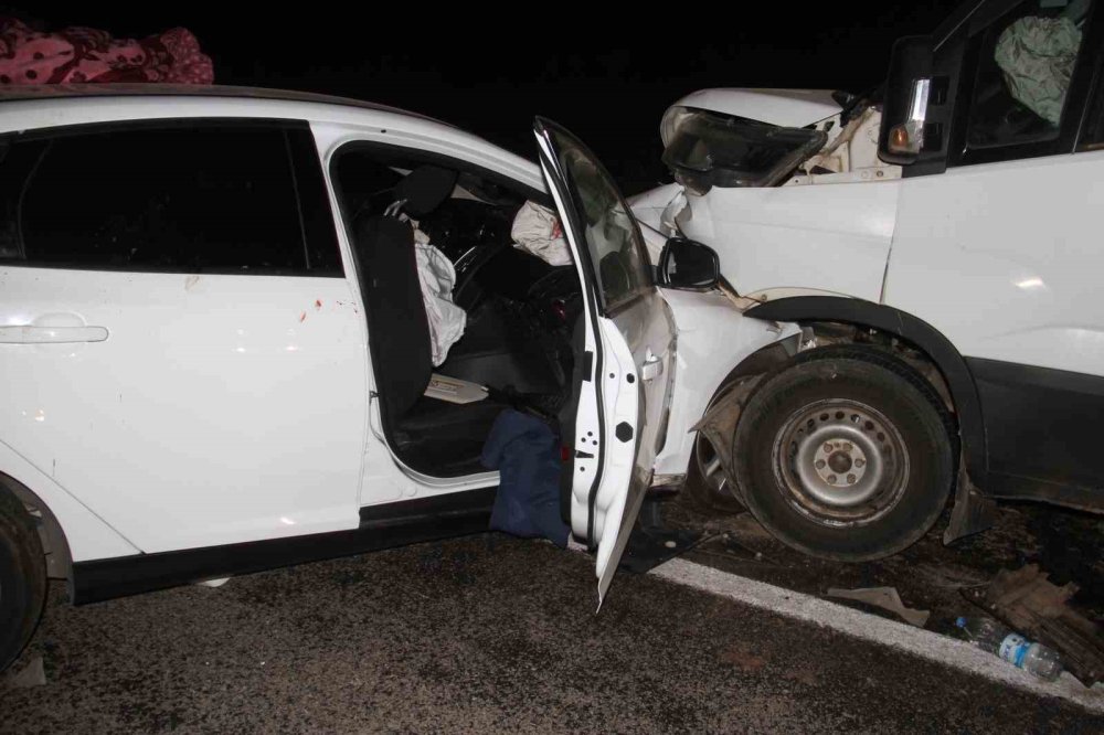 Konya'da zincirleme kaza: 3 araçta 7 kişi yaralandı