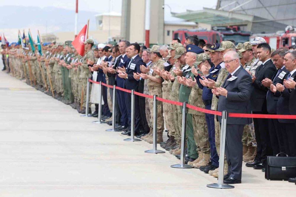 Pençe-Kilit şehitleri memleketlerine uğurlandı: Hakkâri’de hüzünlü tören