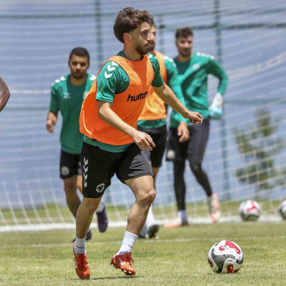 Konyaspor'un Erzurum kampı başladı