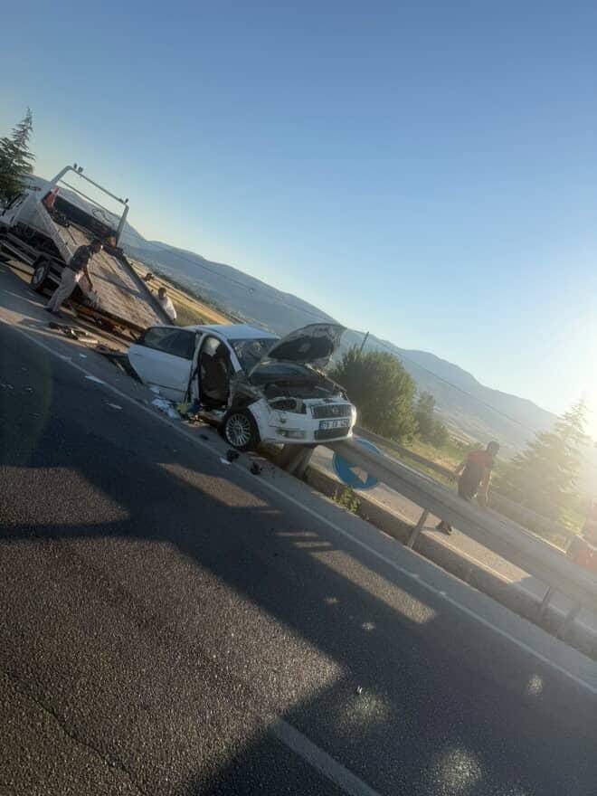 Afyonkarahisar’da feci kaza: Yeni evli üsteğmen hayatını kaybetti, eşi ağır yaralı