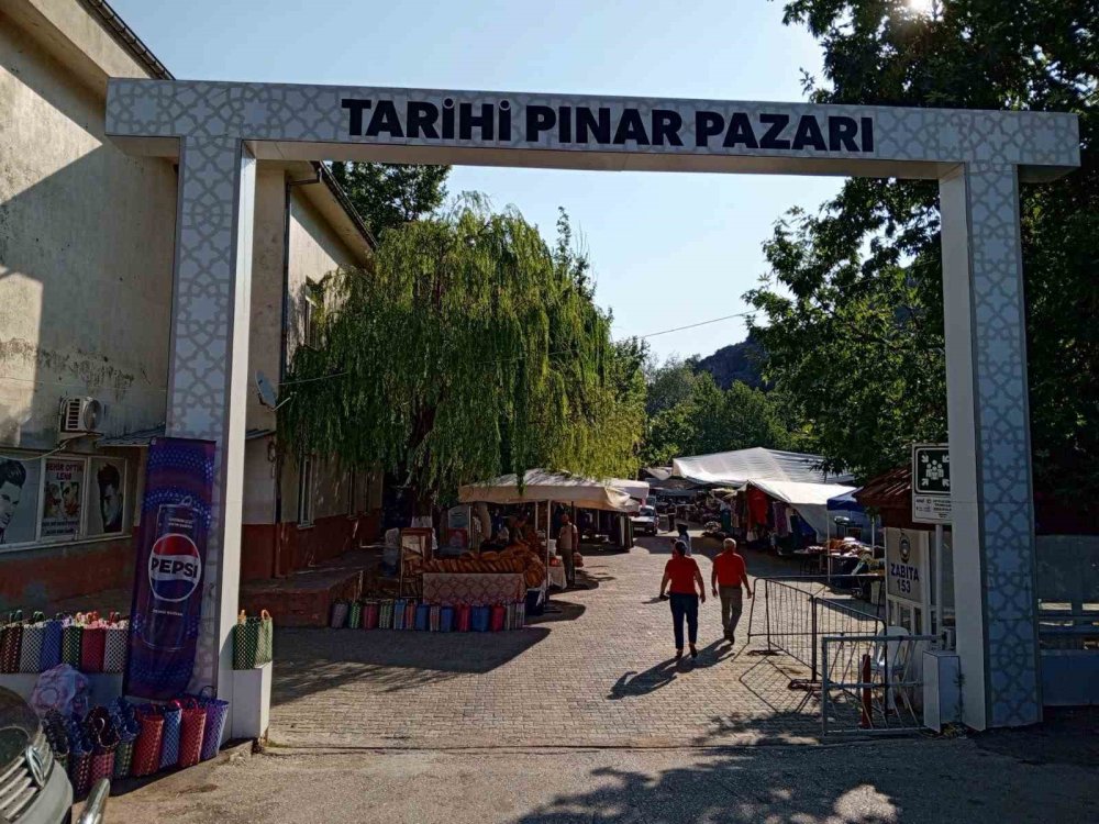 Eğirdir'de Geleneksel Pınar Pazarı Panayırı Başlıyor: 14 Hafta Sürecek Alışveriş ve Lezzet Şöleni