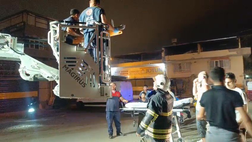 Su kanalına uçan motosikletin sürücüsü kanalda ağır yaralı bulundu