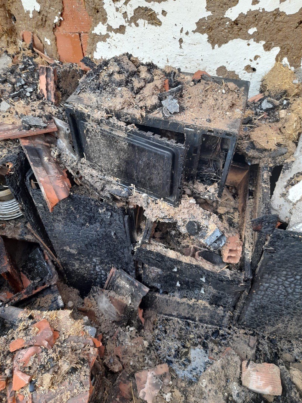 Kulu'da alevler müştemilatı küle çevirdi