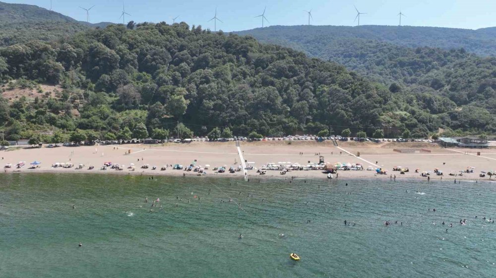 Turizme Göz Kırptı: Yemyeşil Denize Masmavi Bayrak