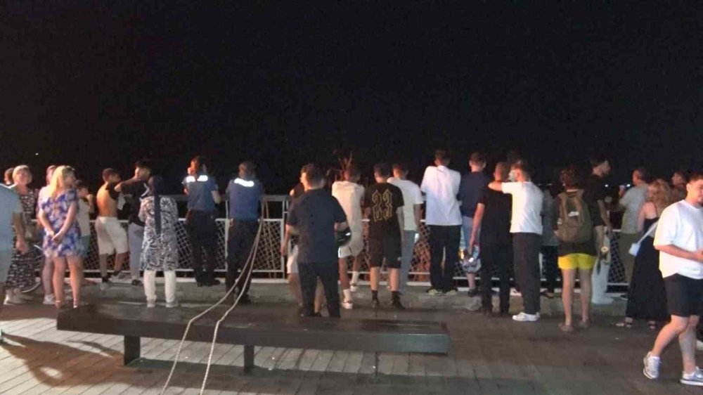 Antalya falezlerinde hareketli gece