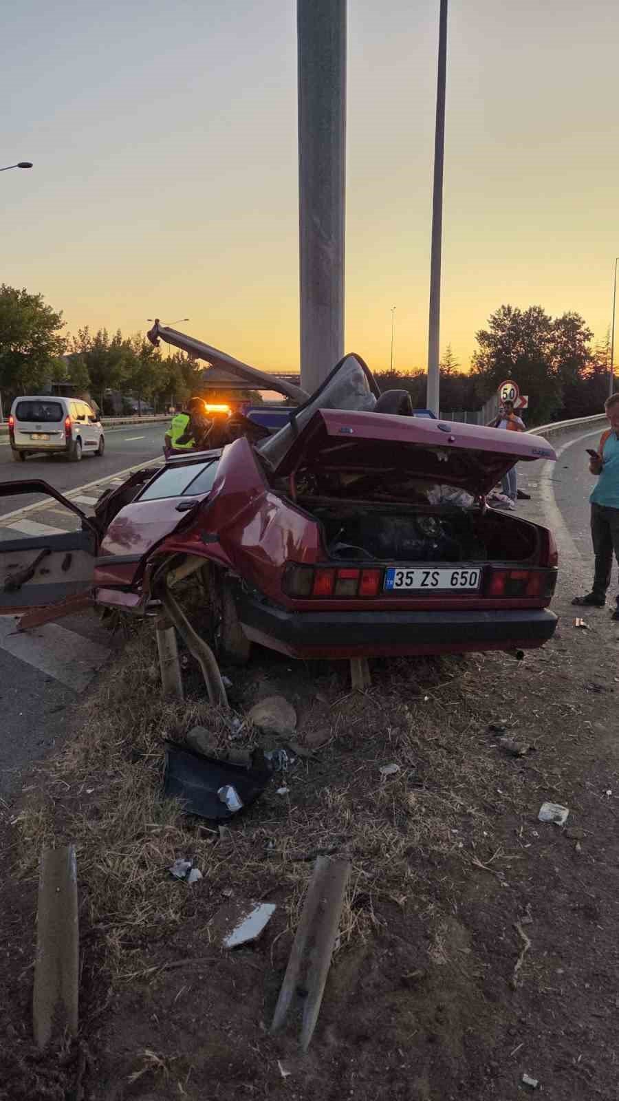 Gören bakamadı: Bariyere saplandı