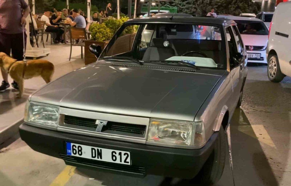 Yine Aksaray Yine Olay: Polis Aracının Camını Kırdı