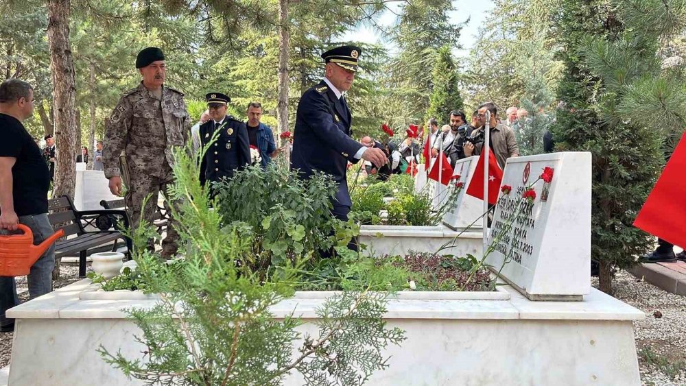 Konya'da Şehitler Dualarla Yâd Edildi