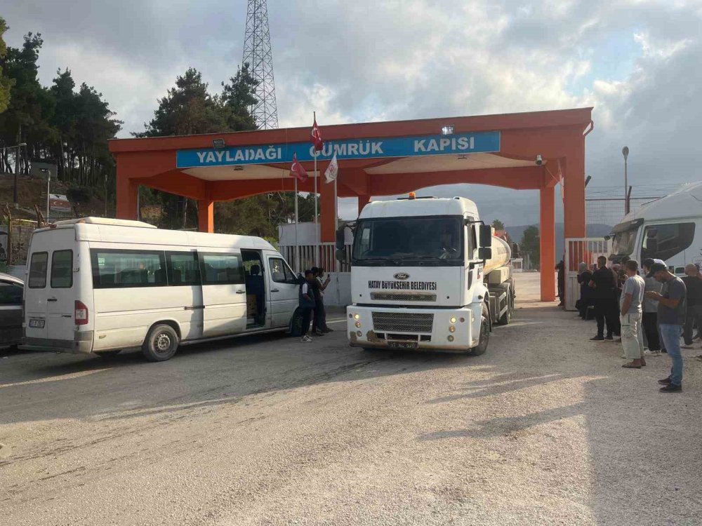 Yangını söndürdüler, Türkiye'ye sirenlerle girdiler