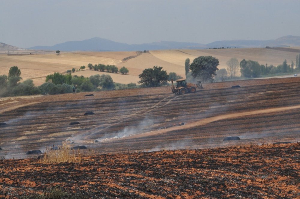 Balya makinesinden çıkan kıvılcım felakete yol açtı