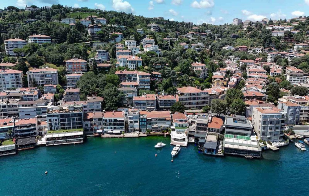 Boğaz'ın kaçak incileri yıkılmaya devam ediyor