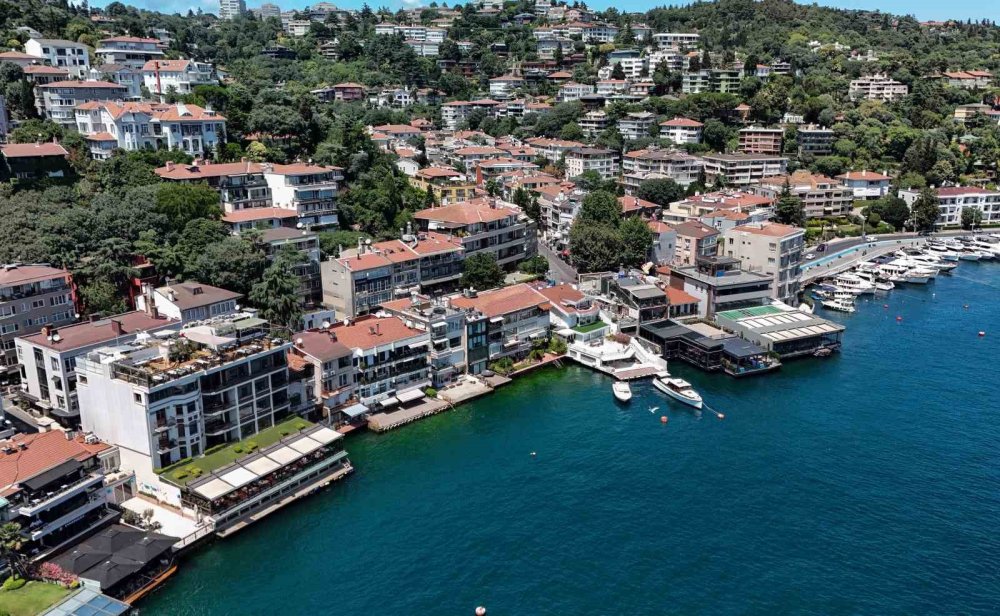Boğaz'ın kaçak incileri yıkılmaya devam ediyor