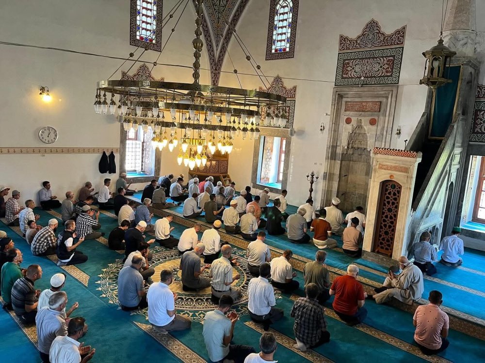 Karapınar'da şehitler için dua, millet için birlik