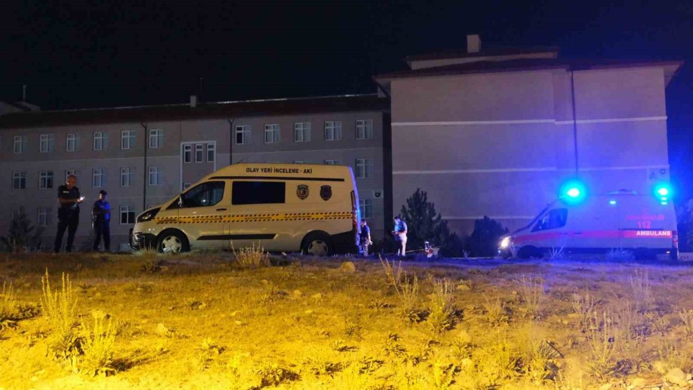Karaman'da iki berber arkadaş başlarından vurulmuş halde bulundu