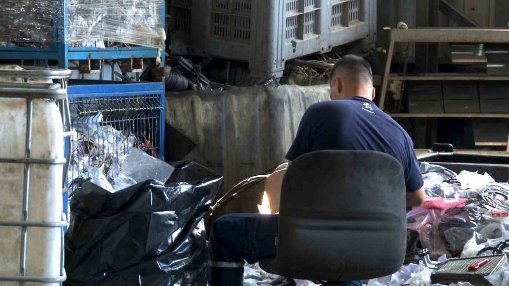 Merdiven Altı Hurdacılık Şehirleri Tehdit Ediyor