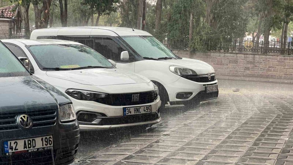 Konya Bunu Biliyor ve Arabasından İnmek İstemiyor