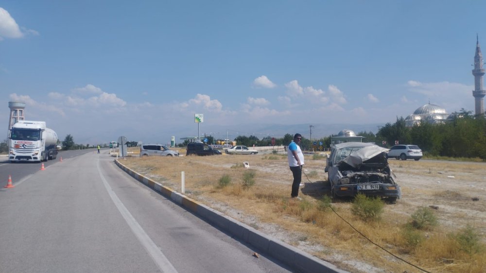 Ereğli'de Kamyonet Takla Attı: 5 Yaralı