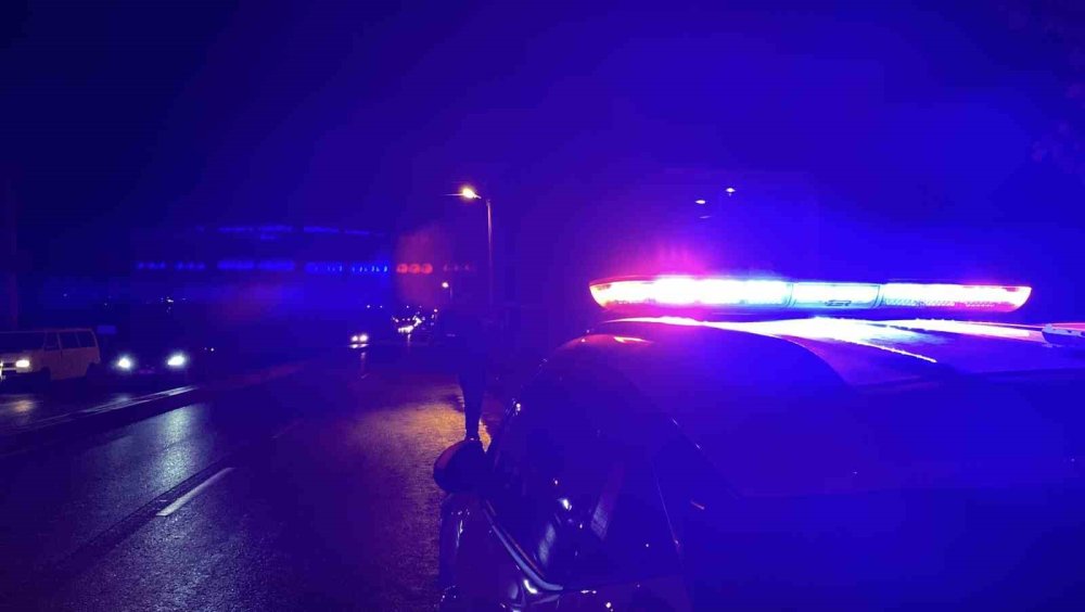 Konya'da Plakasız Otomobilin Çarptığı Kadın Ağır Yaralandı, Sürücü Kaçtı